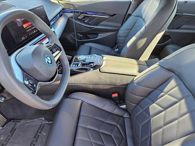Certified 2025 BMW i5 xDrive40 w/ Executive Package image 21