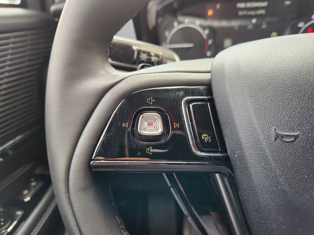 Used 2022 Lincoln Corsair FWD w/ Equipment Group 101A image 28