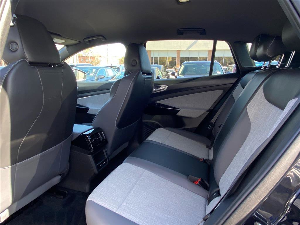 Certified 2025 Volkswagen ID.4 Pro image 18