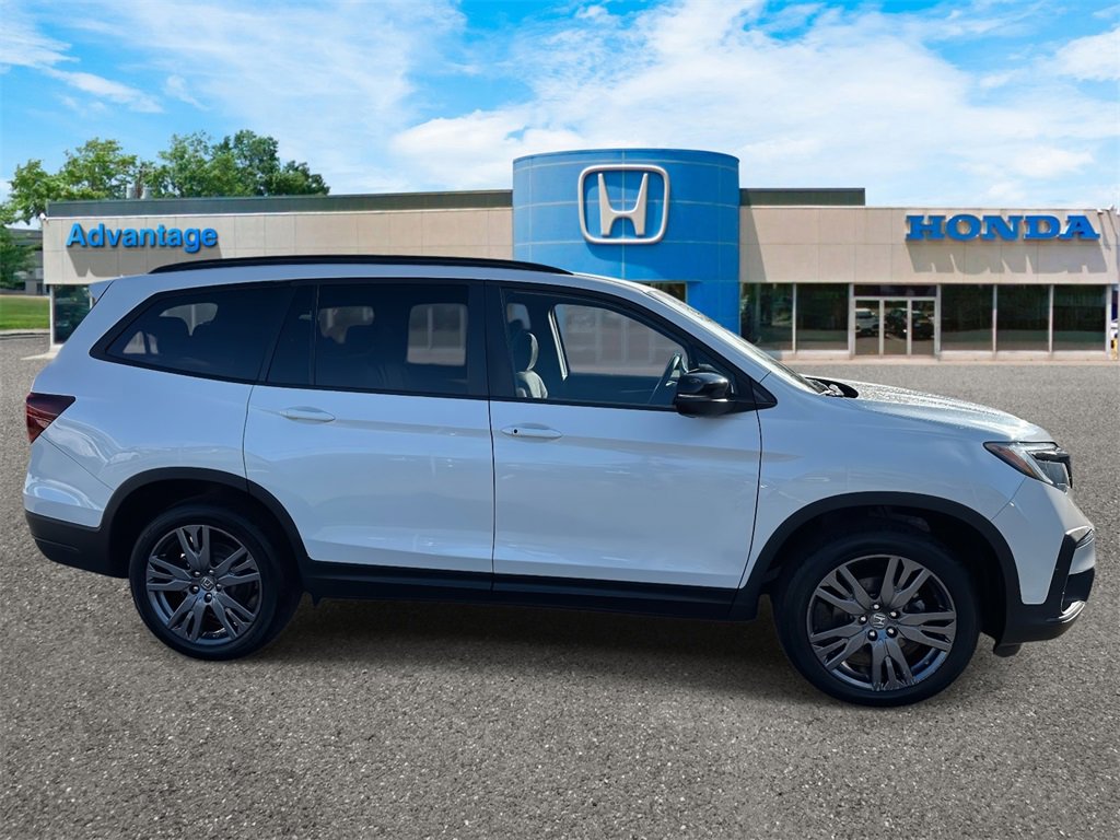 Certified 2022 Honda Pilot Sport image 3