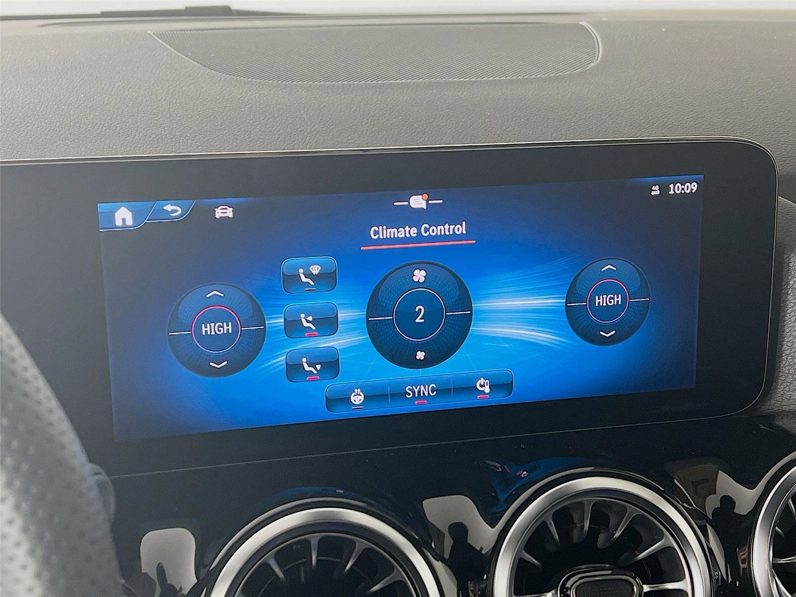 New 2026 Mercedes-Benz GLA 35 AMG 4MATIC image 17