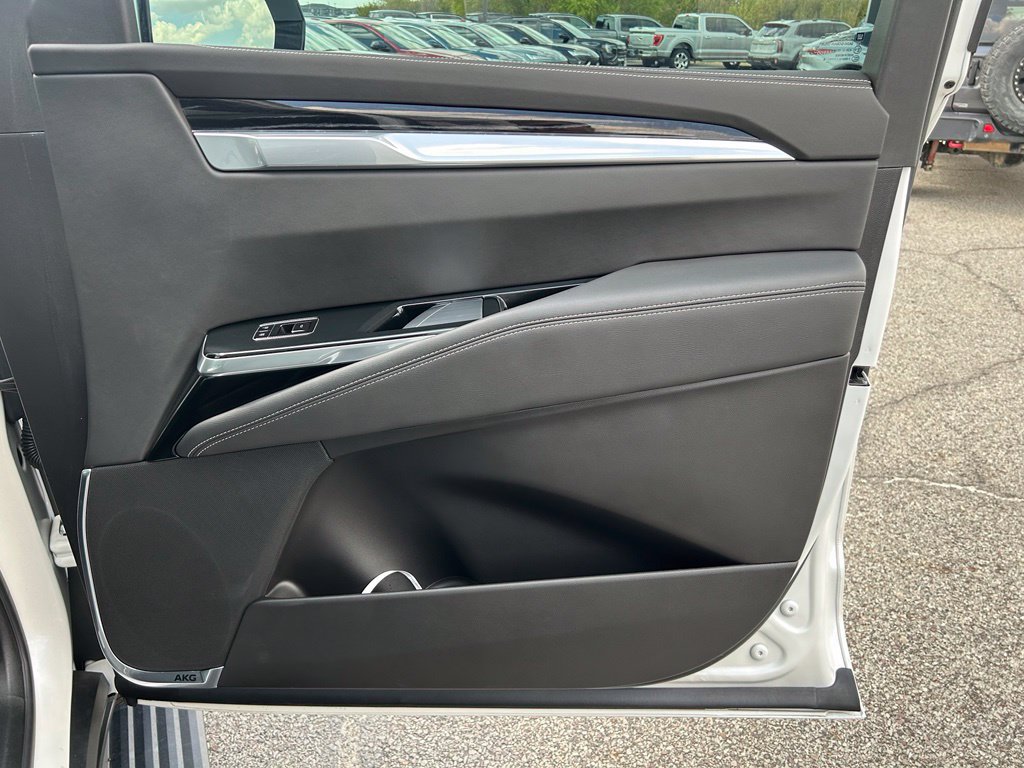 Used 2025 Cadillac Escalade Sport w/ LPO, ONYX Package RWD image 21