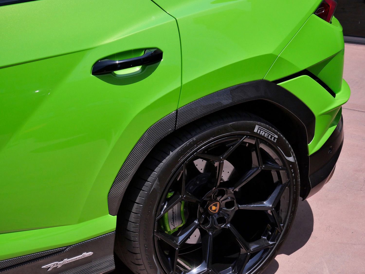 Used 2023 Lamborghini Urus Performante AWD/4WD image 16