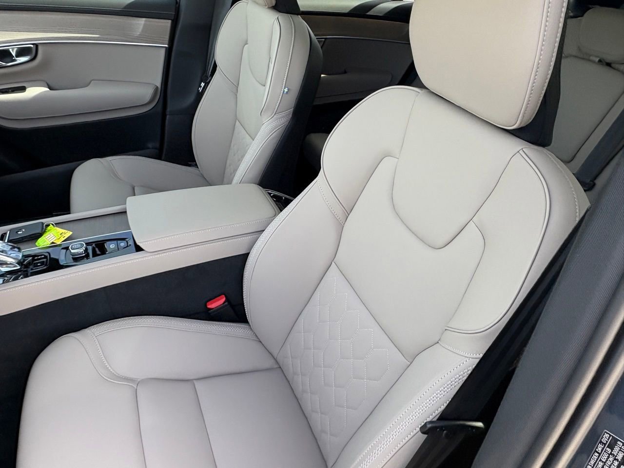New 2026 Volvo XC90 T8 Core w/ Protection Package Premier image 20