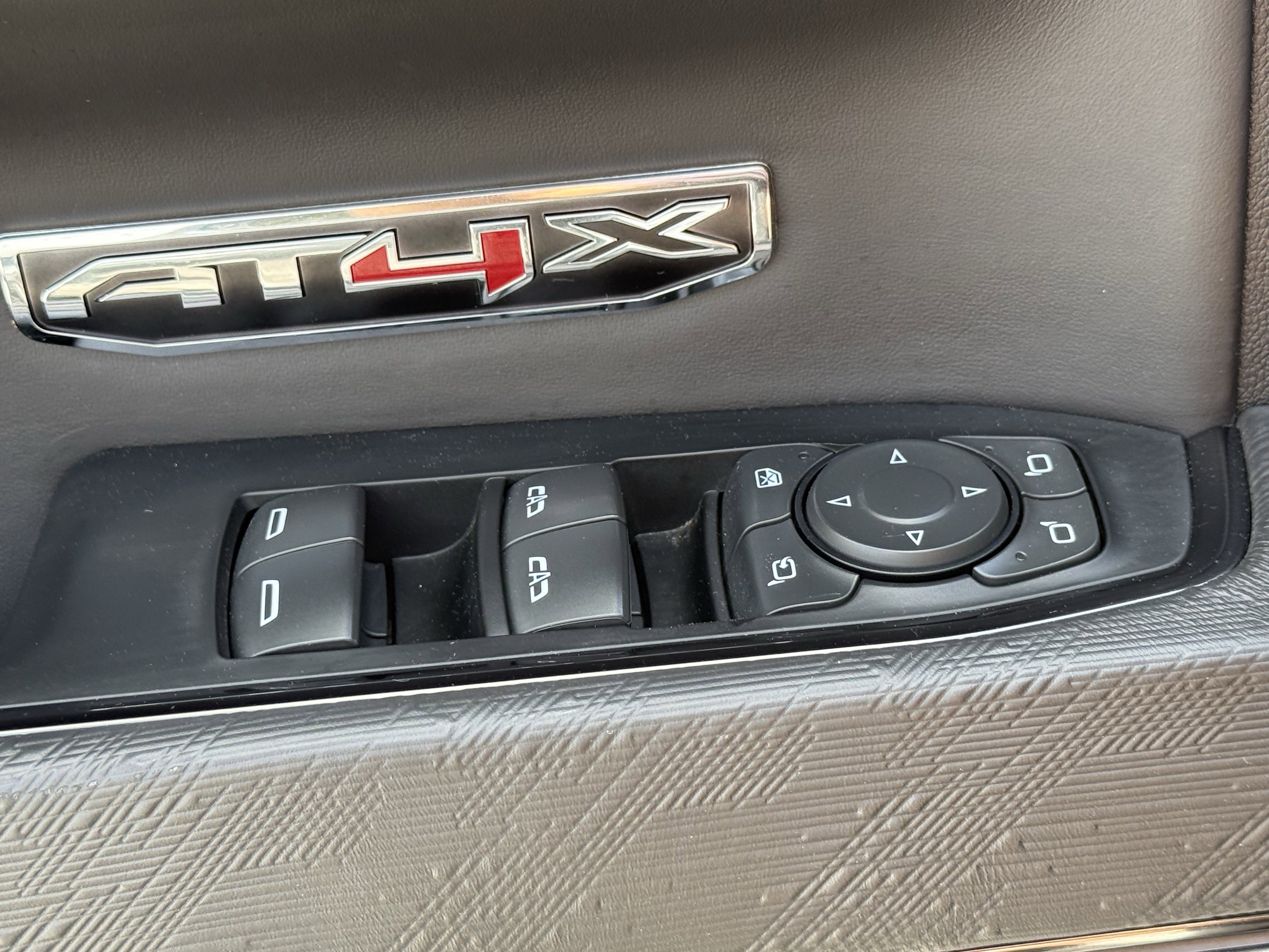 Used 2023 GMC Sierra 1500 AT4X image 25