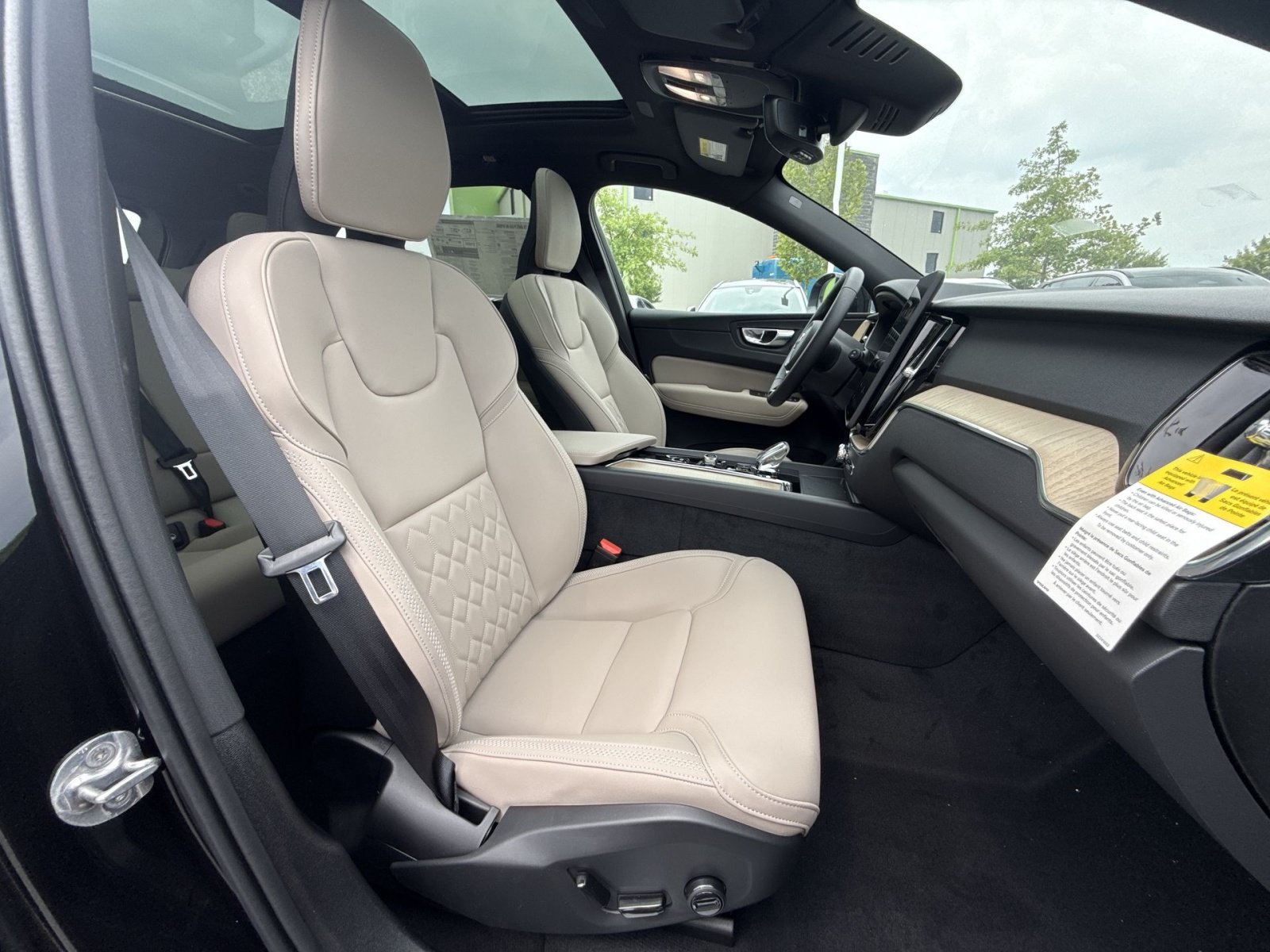 New 2026 Volvo XC60 T8 Plus w/ Protection Package Premier AWD/4WD image 27