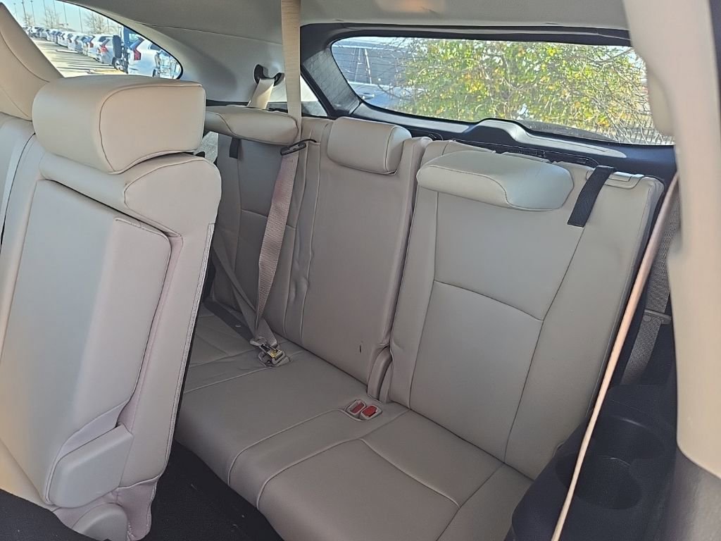 Used 2022 Toyota Highlander XLE image 8