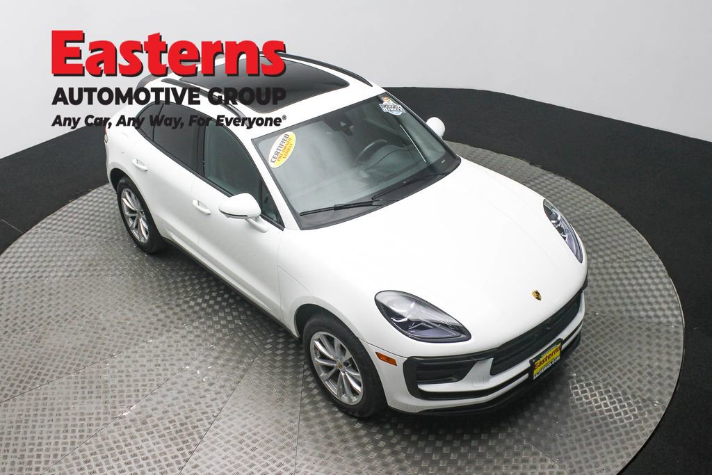 Used 2023 Porsche Macan T w/ Premium Package Plus image 3