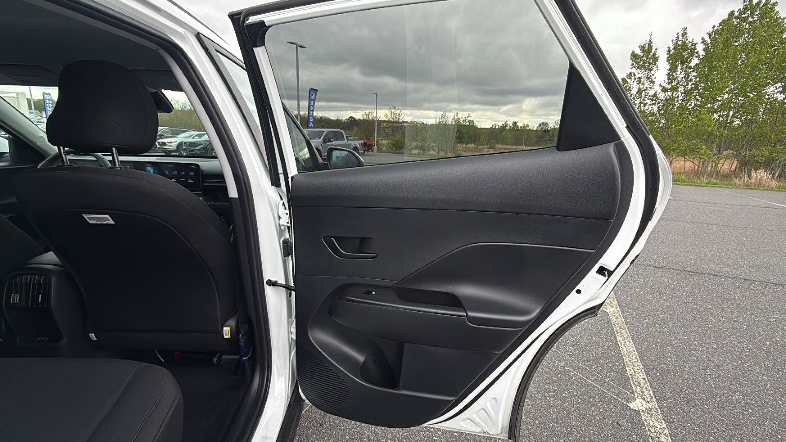 Used 2024 Hyundai Kona SEL AWD/4WD image 19