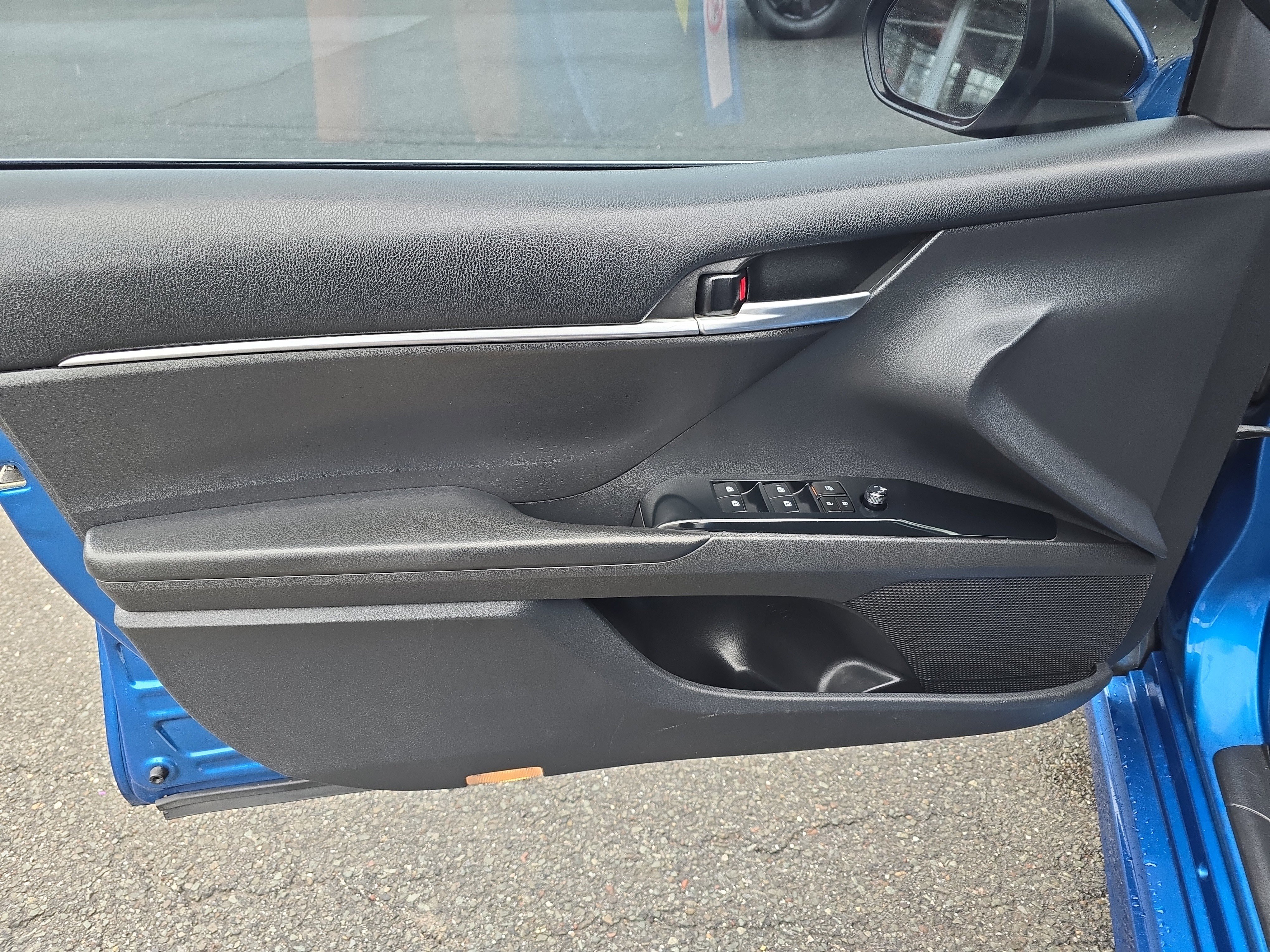 Used 2018 Toyota Camry SE w/ Audio Package image 16