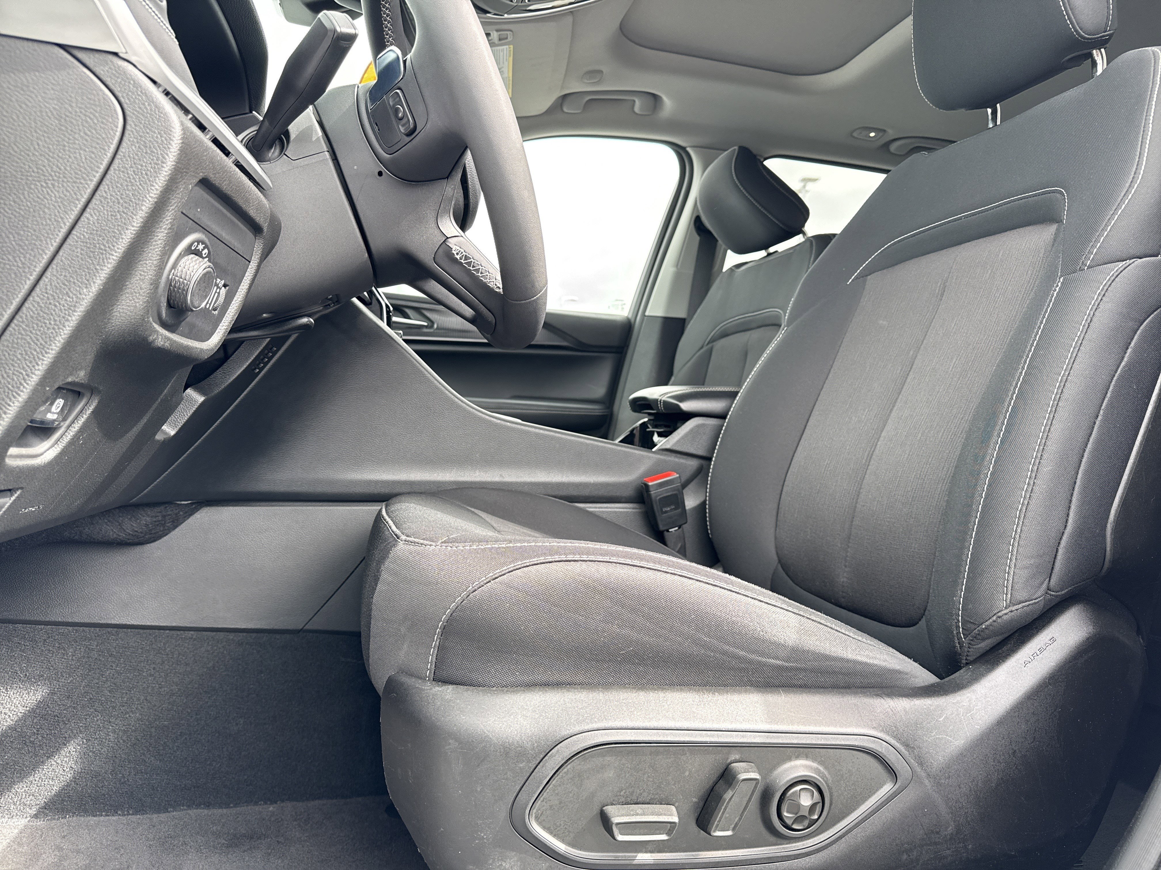 Used 2023 Jeep Grand Cherokee Laredo X w/ Luxury Tech Group I image 15