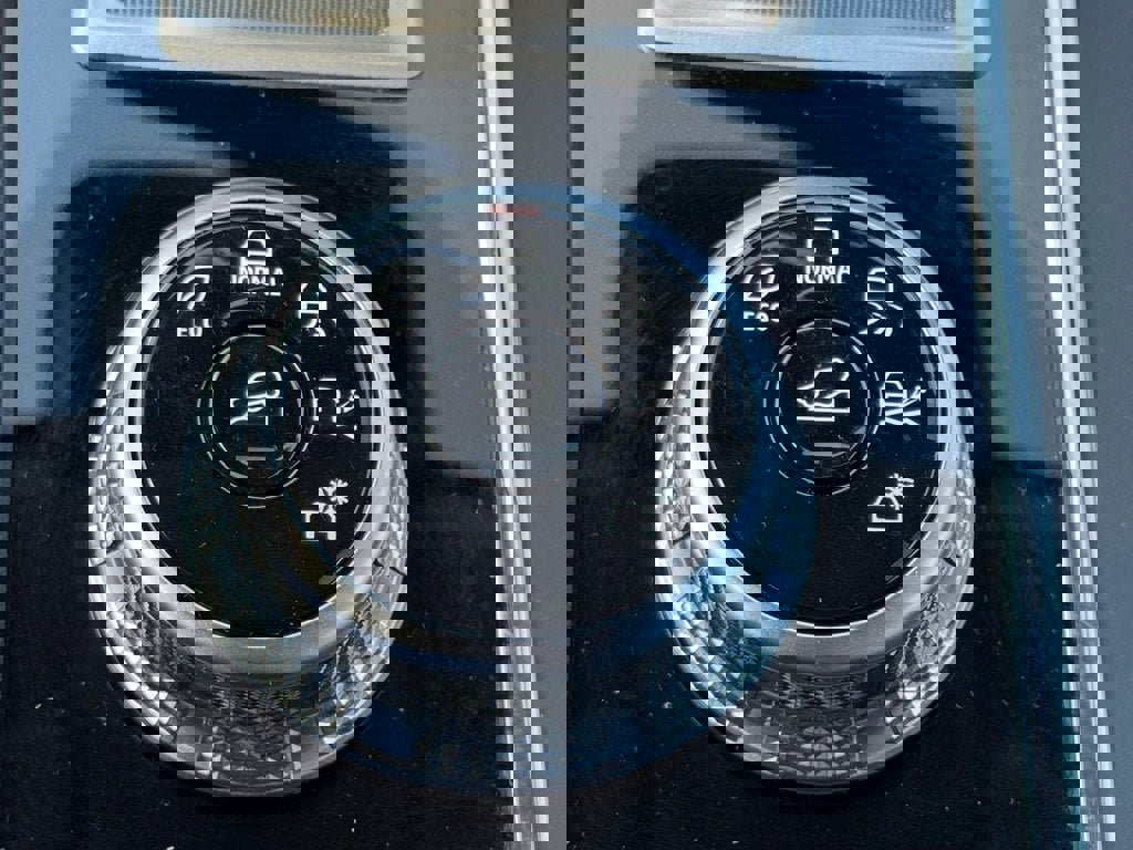 Used 2024 Mitsubishi Outlander SE image 20