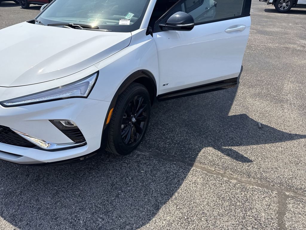 Certified 2025 Buick Envista Sport Touring w/ Convenience II Package image 37