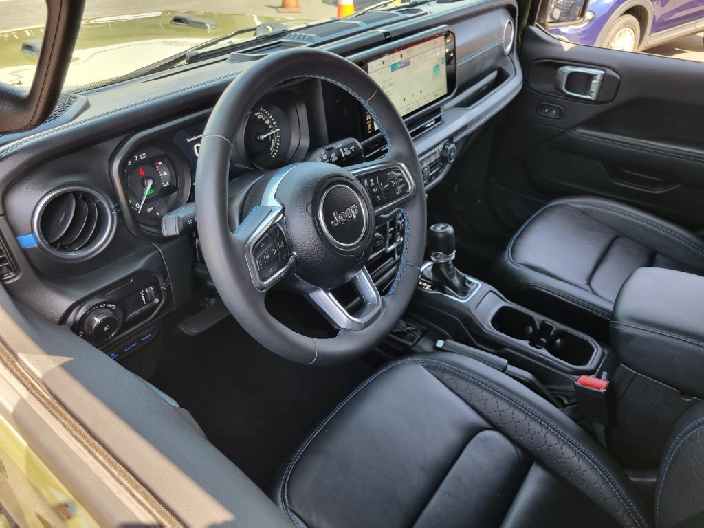 Used 2024 Jeep Wrangler High Altitude AWD/4WD image 3