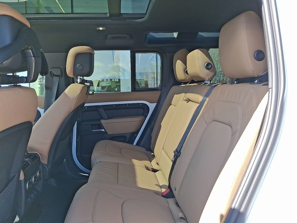 New 2026 Land Rover Defender 110 X-Dynamic SE AWD/4WD image 6