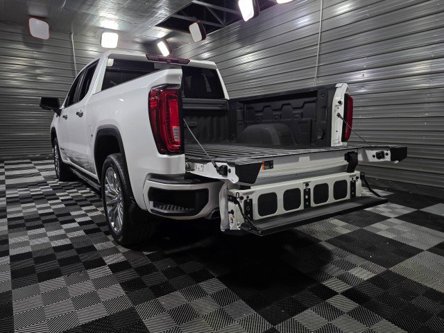 Used 2019 GMC Sierra 1500 Denali w/ Denali Ultimate Package AWD/4WD image 11
