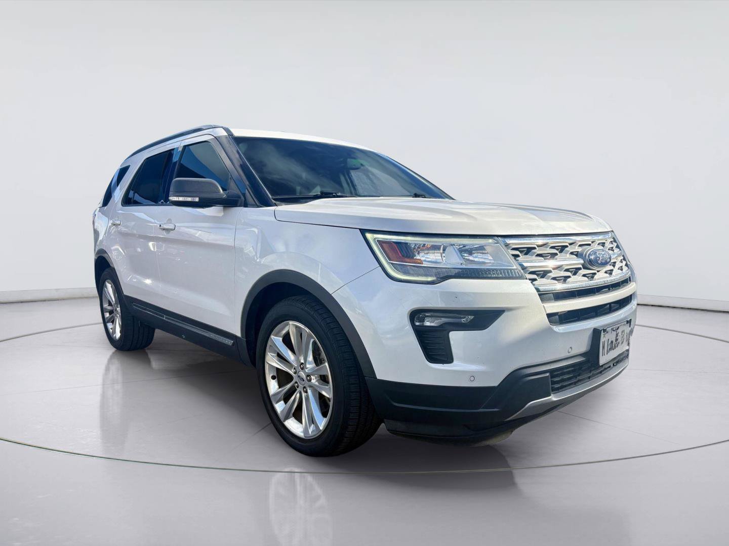 Used 2019 Ford Explorer XLT w/ Equipment Group 202A FWD image 1