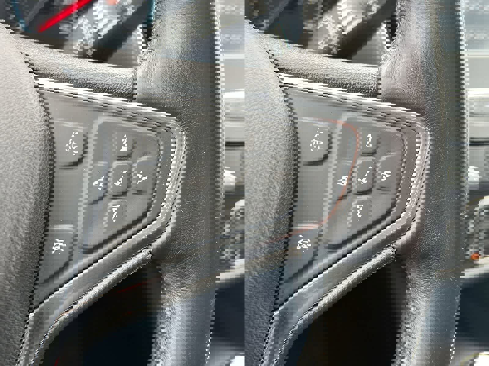 Used 2018 Chevrolet Equinox LT image 24