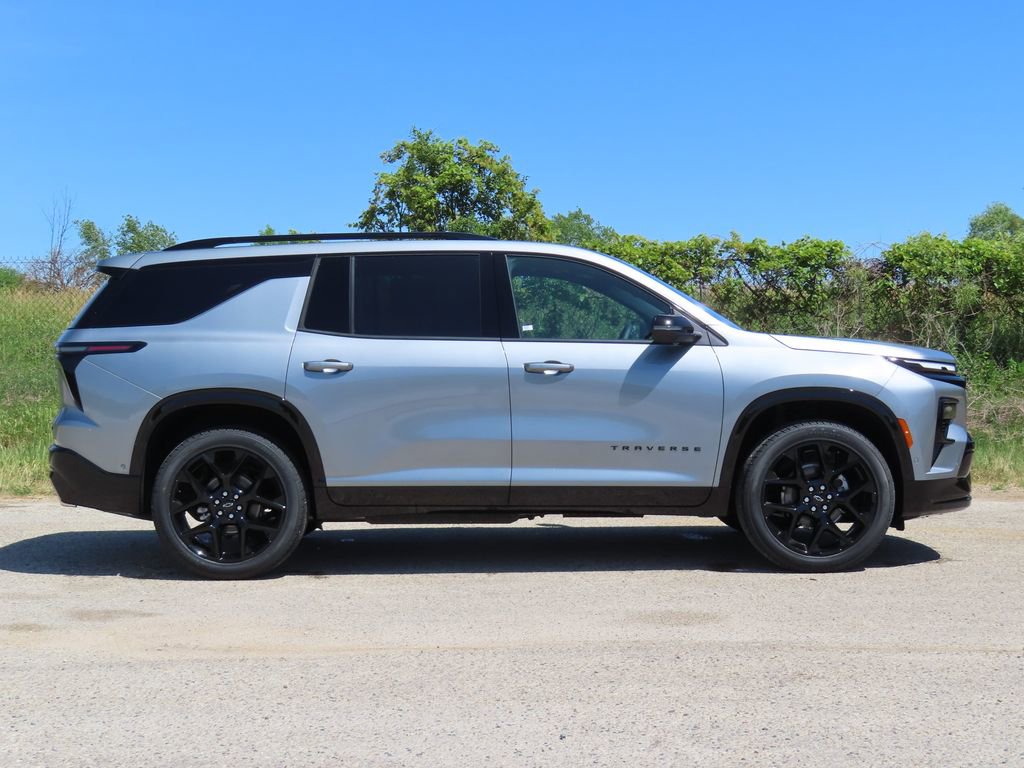 New 2026 Chevrolet Traverse RS w/ LPO, Floor Liner Package AWD/4WD image 2