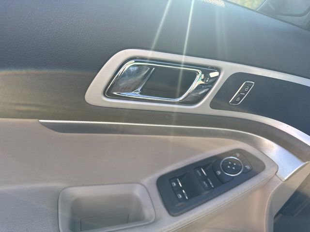 Used 2013 Ford Explorer XLT image 15