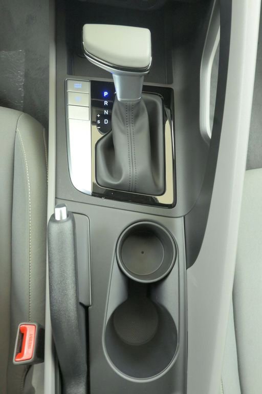 Certified 2025 Hyundai Elantra Sport FWD image 32