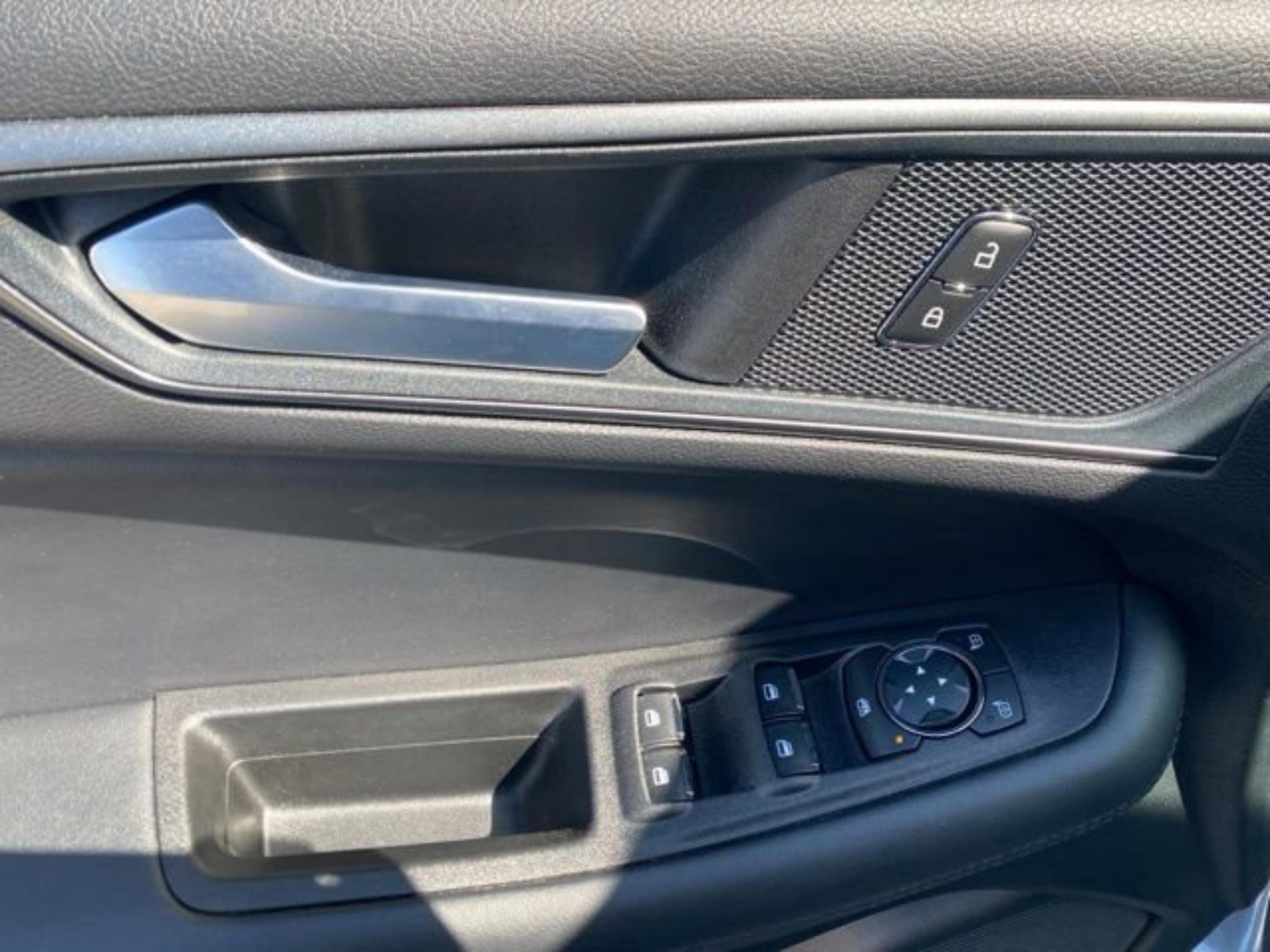 Used 2024 Ford Edge SE w/ Black Appearance Package AWD/4WD image 10