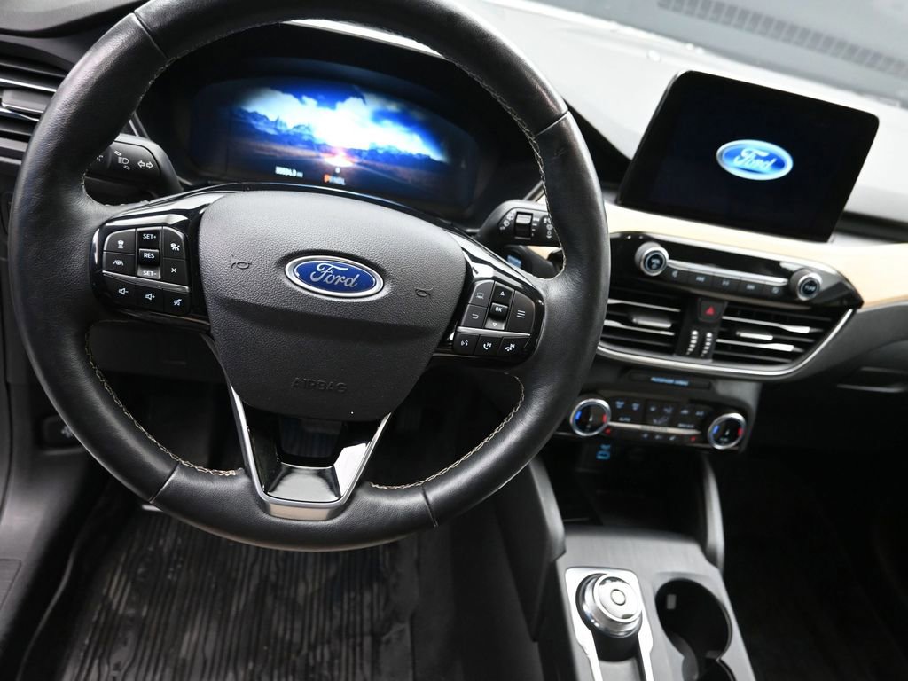 Used 2022 Ford Escape Titanium w/ Titanium Elite Package image 16