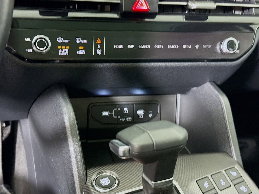 Used 2026 Kia Sportage SX image 8