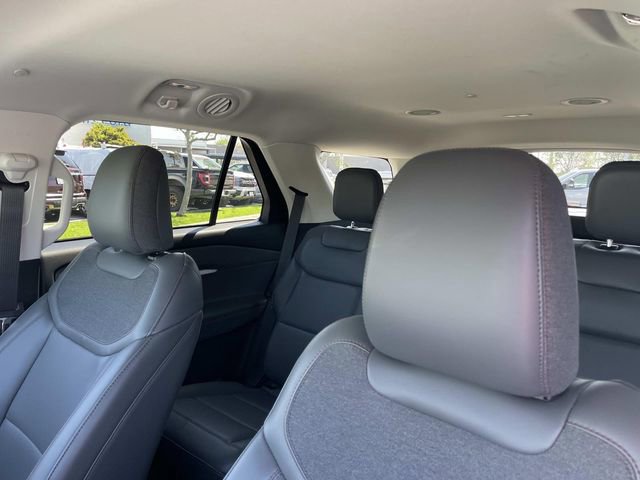 Certified 2025 Ford Explorer Active w/ Active Comfort Package image 20