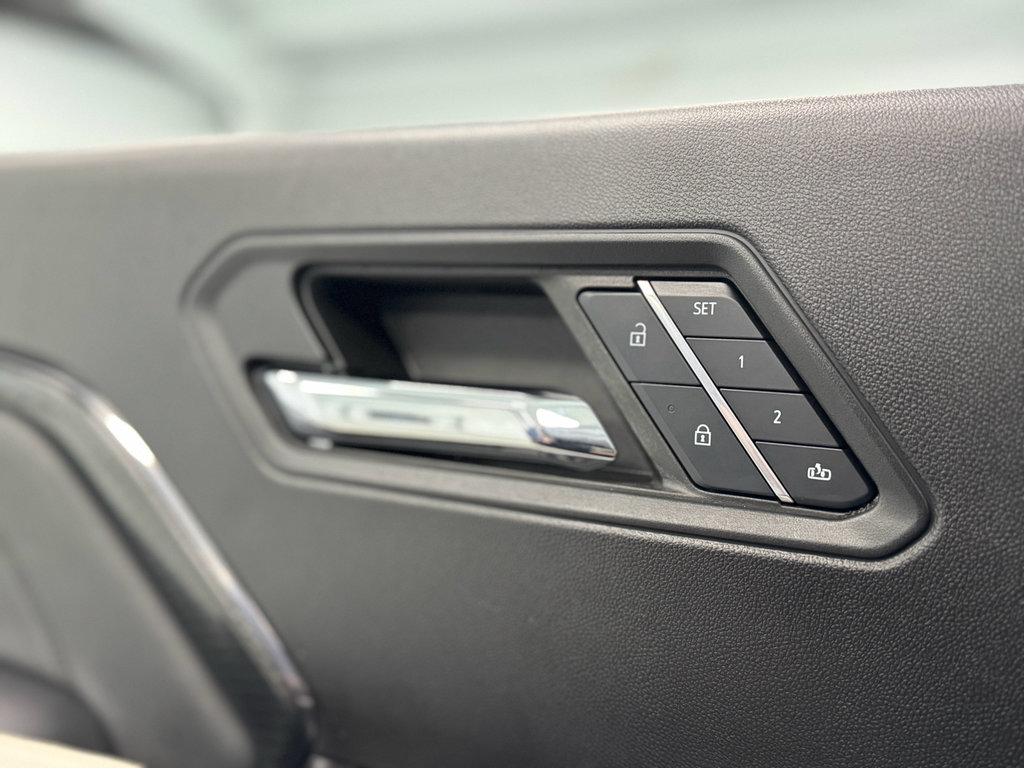 Used 2024 GMC Canyon AT4X w/ AT4X AEV Edition AWD/4WD image 18