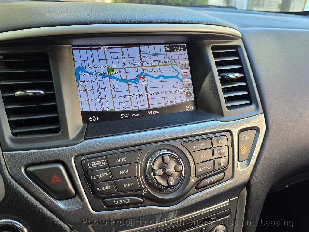 Used 2019 Nissan Pathfinder SL image 11