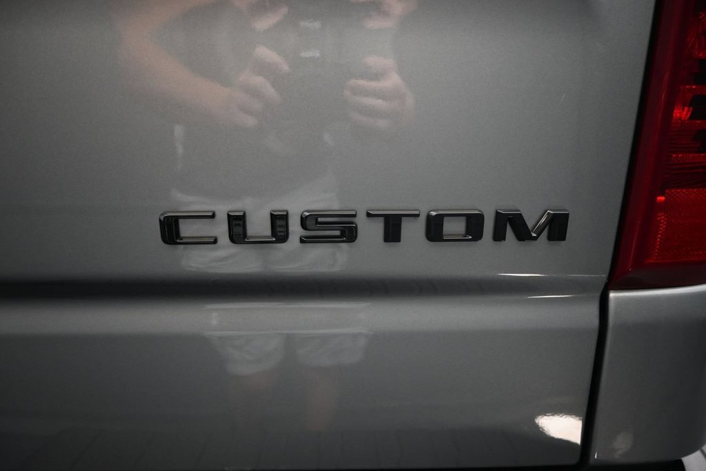 Used 2026 Chevrolet Silverado 1500 Custom w/ LPO, Dark Essentials Package AWD/4WD image 11