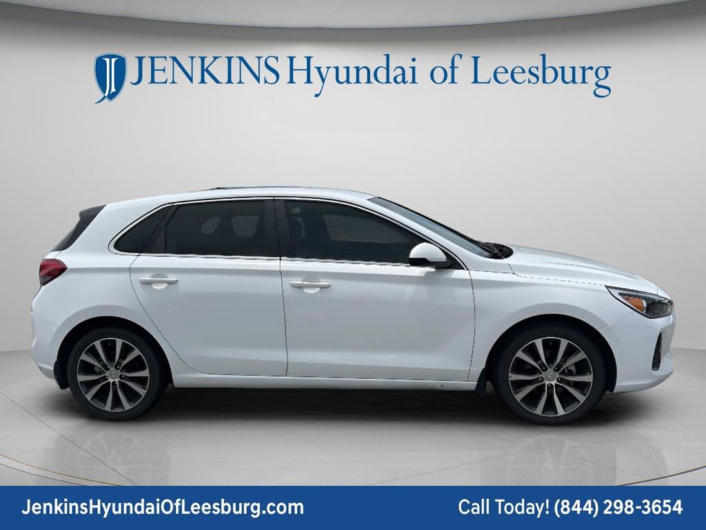 Used 2020 Hyundai Elantra GT FWD image 3