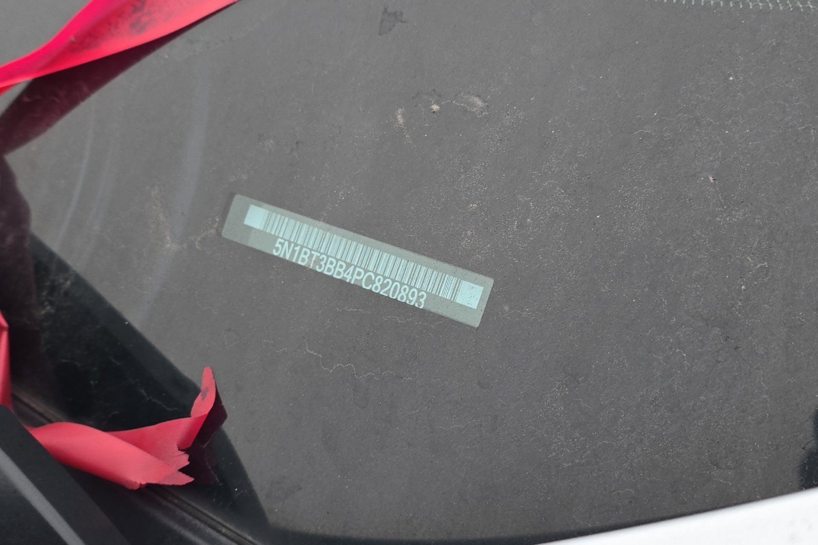 Used 2023 Nissan Rogue SV image 3