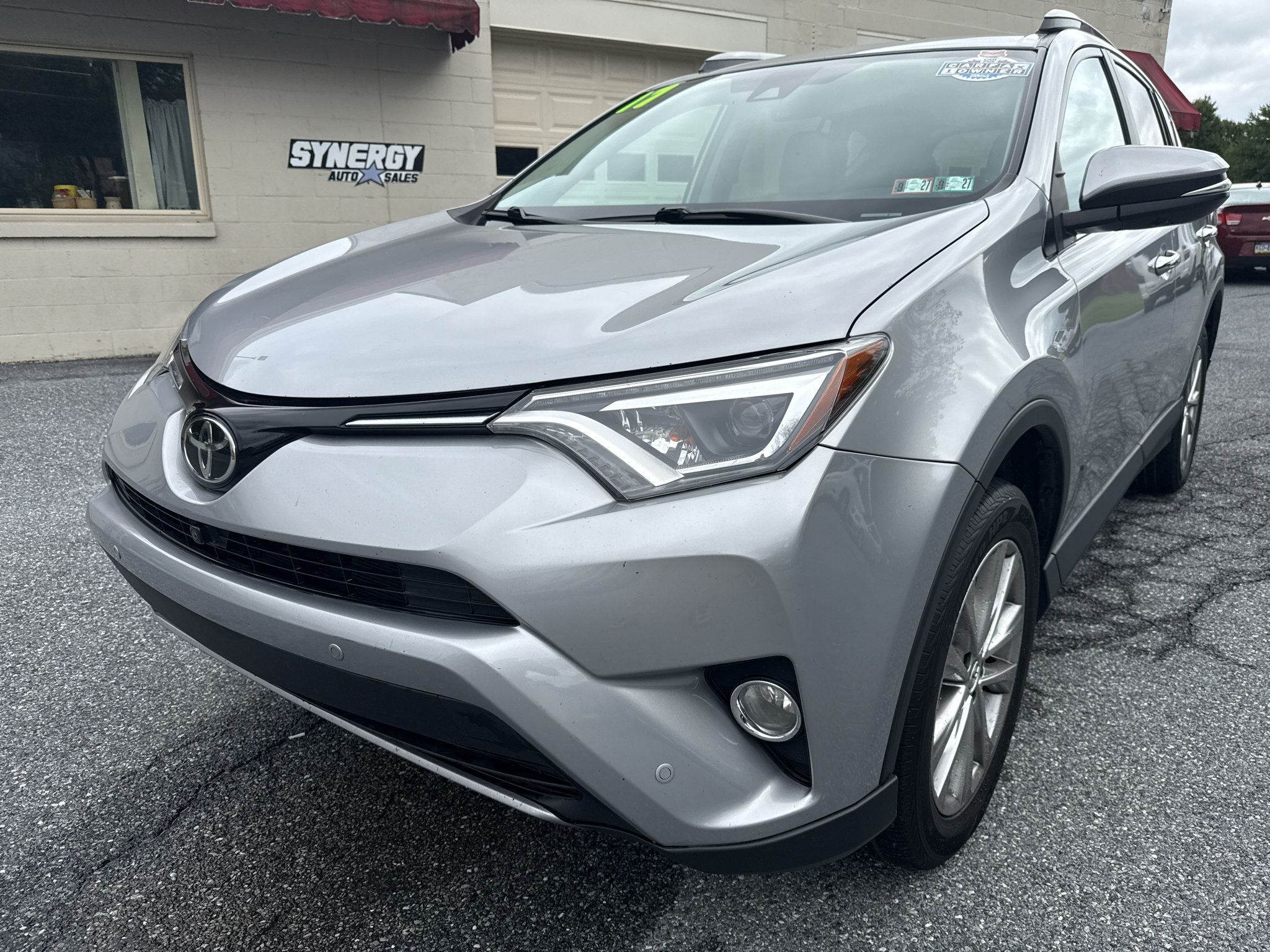Used 2017 Toyota RAV4 Limited w/ Advanced Technology Package AWD/4WD image 1
