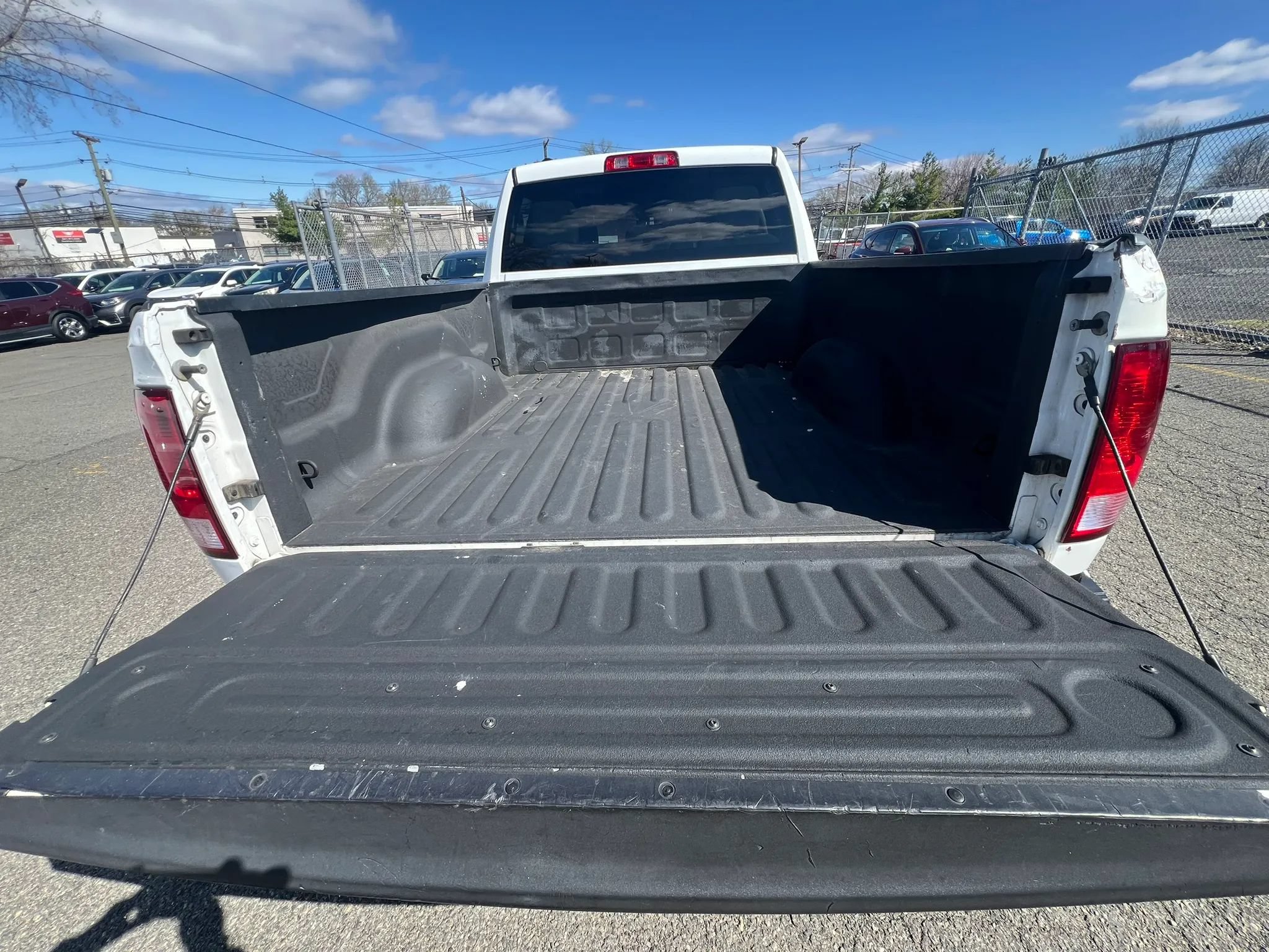 Used 2017 RAM 1500 Express AWD/4WD image 9