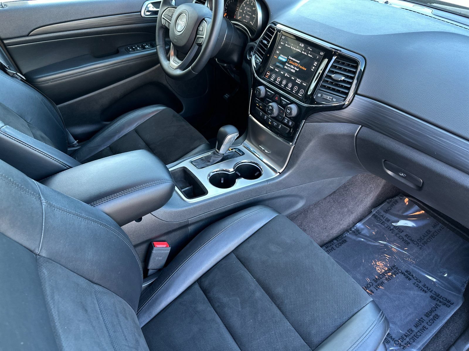 Used 2019 Jeep Grand Cherokee Altitude AWD/4WD image 16