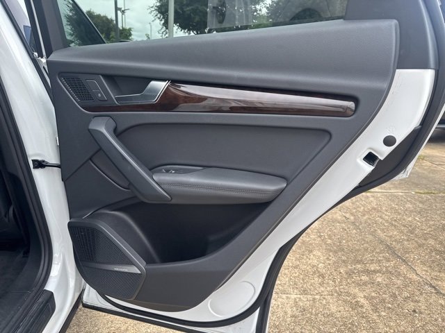 Used 2019 Audi Q5 2.0T Premium Plus w/ Premium Plus Package image 17