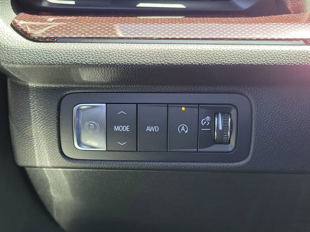 New 2026 Chevrolet Traverse Z71 w/ Enhanced Driving Package AWD/4WD image 12