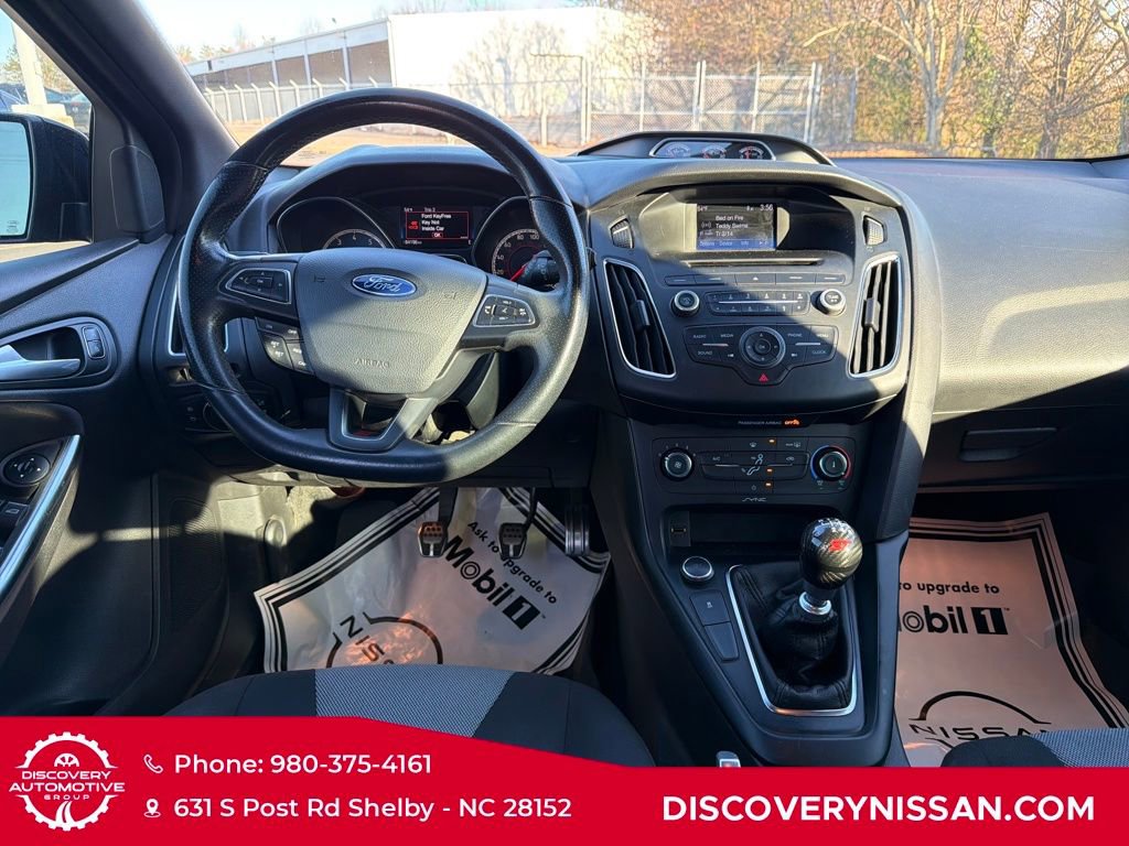 Used 2017 Ford Focus ST image 34