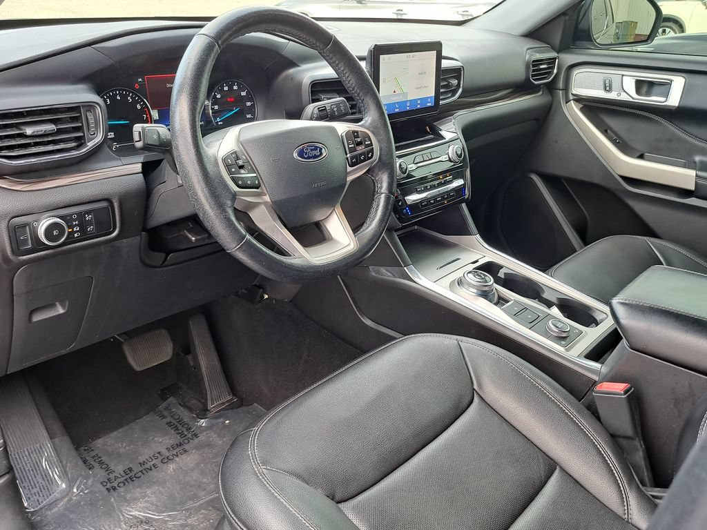 Used 2023 Ford Explorer Limited AWD/4WD image 7