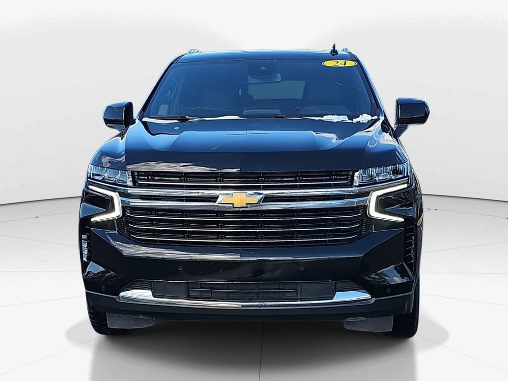 Used 2024 Chevrolet Suburban LT image 2