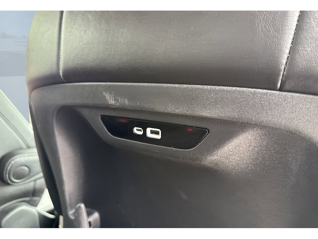 Used 2024 Chrysler Pacifica Touring-L image 26