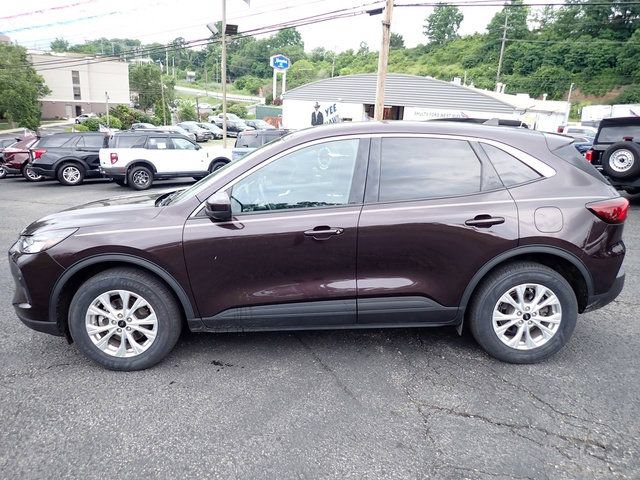 Used 2023 Ford Escape Active w/ Tech Pack #2 AWD/4WD image 2