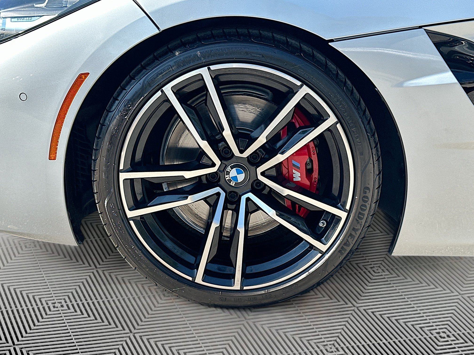 Used 2022 BMW Z4 M40i w/ Premium Package image 31