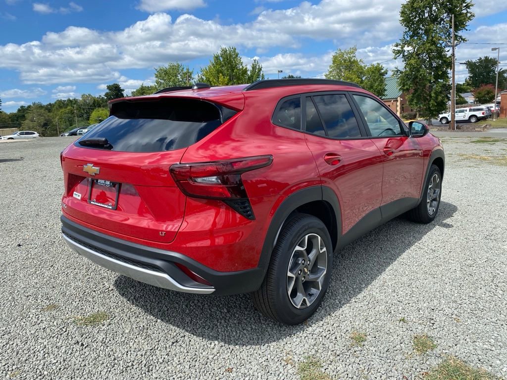 New 2026 Chevrolet Trax LT image 3