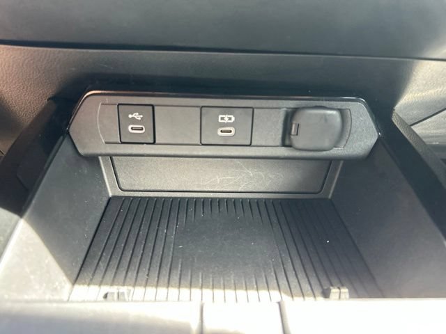Used 2026 Toyota Prius LE FWD image 22
