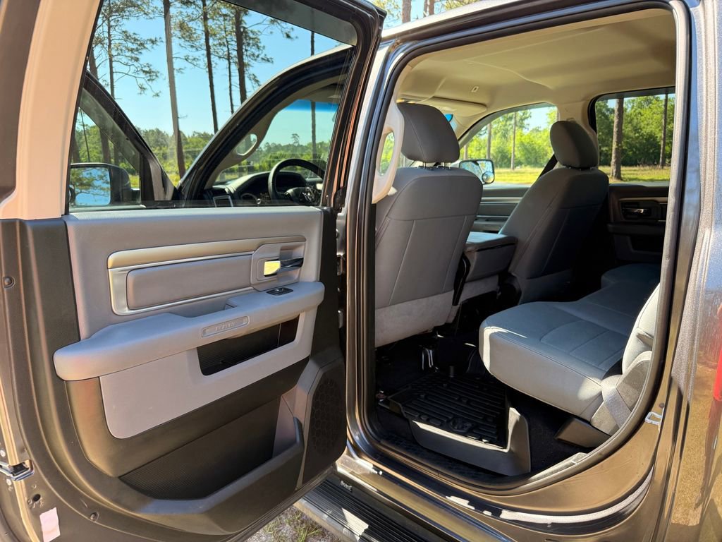 Used 2019 RAM 1500 Classic SLT AWD/4WD image 23