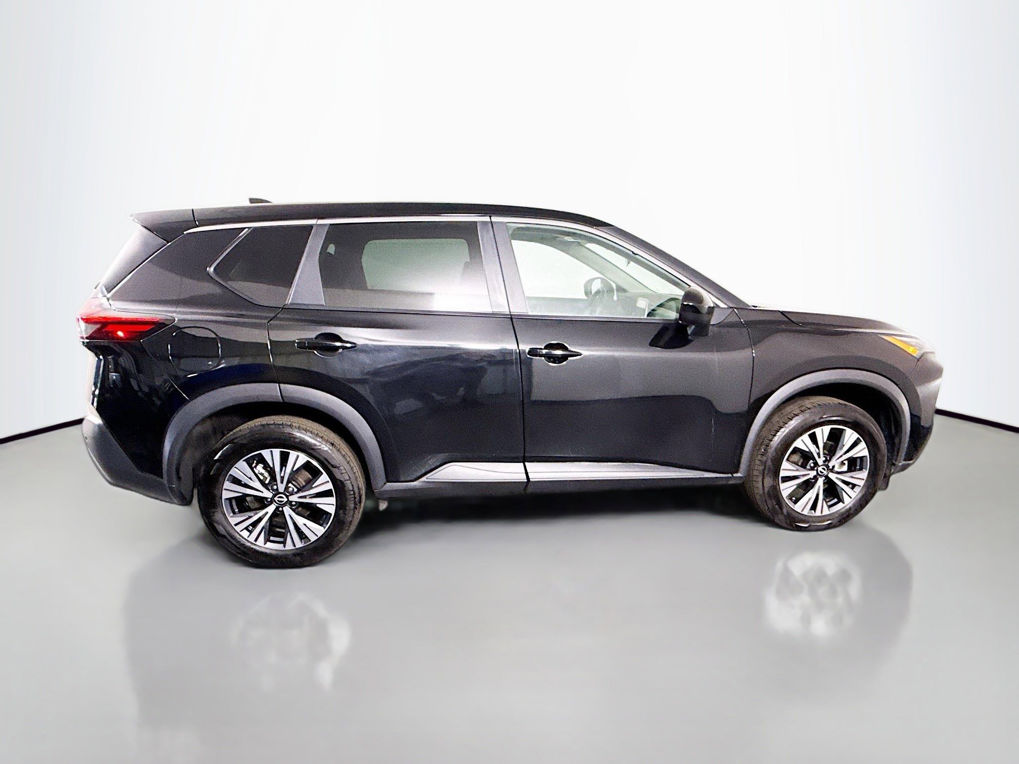 Used 2023 Nissan Rogue SV image 11