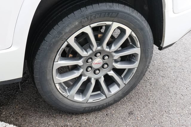 Used 2023 GMC Acadia Denali w/ Denali Technology Package FWD image 7